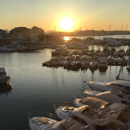 Apartment Port Cap Hermes Vue Et Port Pieds Dans L'eau Piscine Pkg Frejus